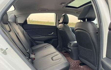 Hyundai Elantra, 2021 год, 1 250 000 рублей, 8 фотография