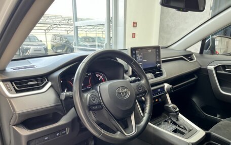 Toyota RAV4, 2021 год, 3 400 000 рублей, 7 фотография