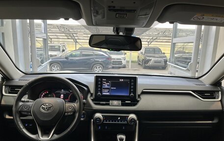 Toyota RAV4, 2021 год, 3 400 000 рублей, 8 фотография