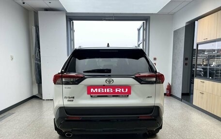 Toyota RAV4, 2021 год, 3 400 000 рублей, 5 фотография