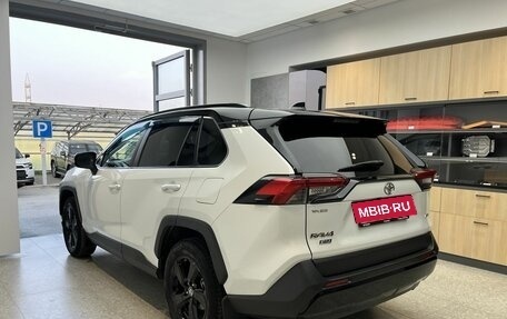Toyota RAV4, 2021 год, 3 400 000 рублей, 6 фотография