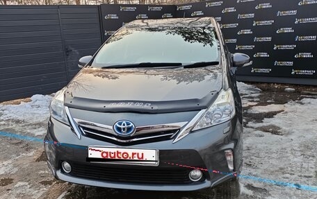 Toyota Prius Alpha I (ZVW40/41), 2012 год, 935 000 рублей, 2 фотография
