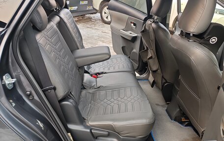 Toyota Prius Alpha I (ZVW40/41), 2012 год, 935 000 рублей, 7 фотография