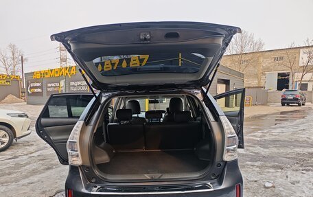 Toyota Prius Alpha I (ZVW40/41), 2012 год, 935 000 рублей, 13 фотография