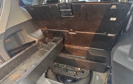 Toyota Prius Alpha I (ZVW40/41), 2012 год, 935 000 рублей, 14 фотография