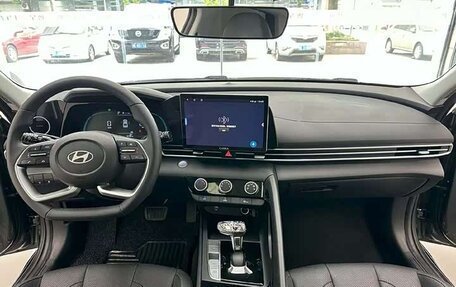 Hyundai Elantra, 2023 год, 1 270 000 рублей, 8 фотография