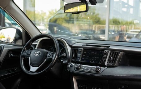 Toyota RAV4, 2017 год, 2 350 000 рублей, 10 фотография