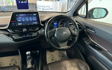 Toyota C-HR I рестайлинг, 2017 год, 1 999 900 рублей, 15 фотография