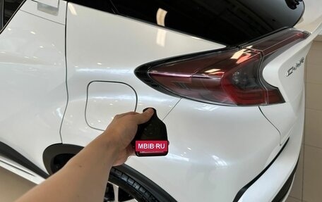 Toyota C-HR I рестайлинг, 2017 год, 1 999 900 рублей, 24 фотография