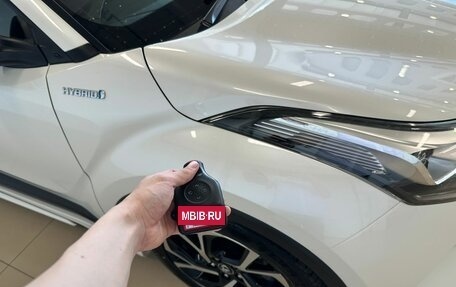 Toyota C-HR I рестайлинг, 2017 год, 1 999 900 рублей, 29 фотография