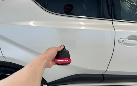 Toyota C-HR I рестайлинг, 2017 год, 1 999 900 рублей, 27 фотография