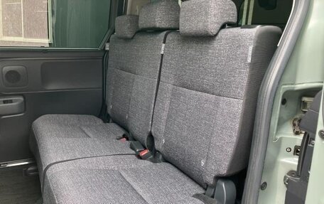 Toyota Sienta, 2023 год, 1 150 000 рублей, 13 фотография