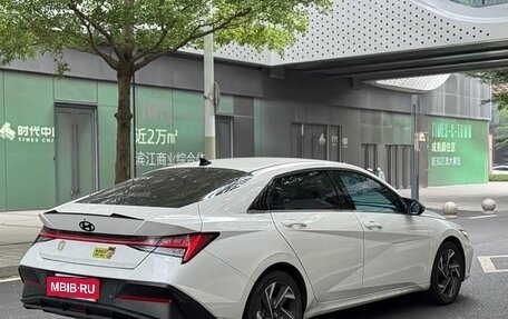 Hyundai Elantra, 2023 год, 1 500 000 рублей, 4 фотография