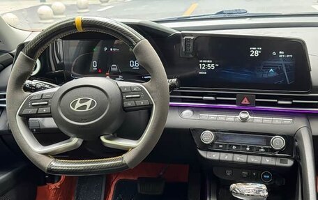 Hyundai Elantra, 2023 год, 1 500 000 рублей, 12 фотография
