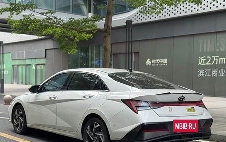 Hyundai Elantra, 2023 год, 1 500 000 рублей, 6 фотография