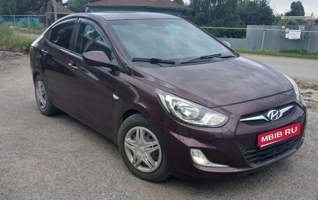 Hyundai Solaris II рестайлинг, 2011 год, 500 000 рублей, 1 фотография