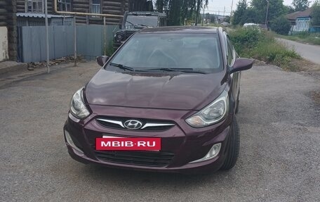 Hyundai Solaris II рестайлинг, 2011 год, 500 000 рублей, 3 фотография