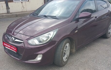 Hyundai Solaris II рестайлинг, 2011 год, 500 000 рублей, 2 фотография
