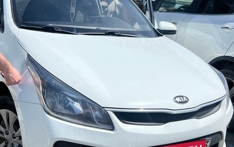 KIA Rio IV, 2018 год, 1 100 000 рублей, 1 фотография