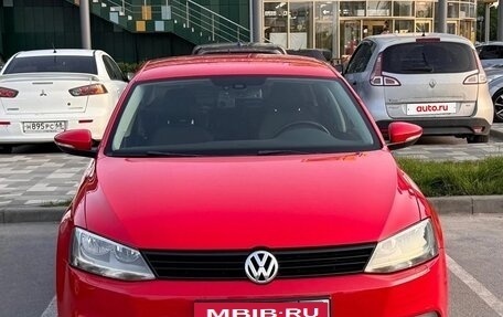 Volkswagen Jetta VI, 2011 год, 720 000 рублей, 2 фотография