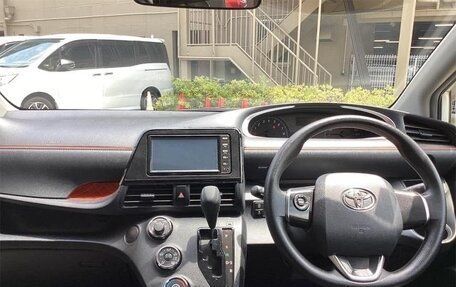 Toyota Sienta II, 2021 год, 1 100 000 рублей, 7 фотография