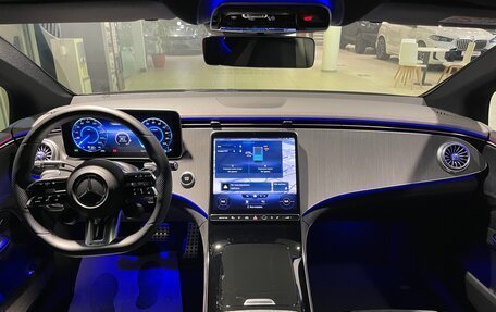 Mercedes-Benz EQE, 2022 год, 7 300 000 рублей, 13 фотография