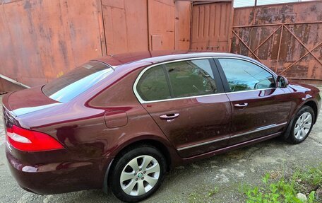 Skoda Superb III рестайлинг, 2012 год, 1 039 000 рублей, 4 фотография