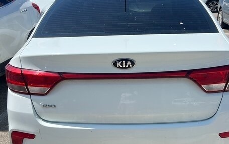 KIA Rio IV, 2018 год, 1 100 000 рублей, 2 фотография