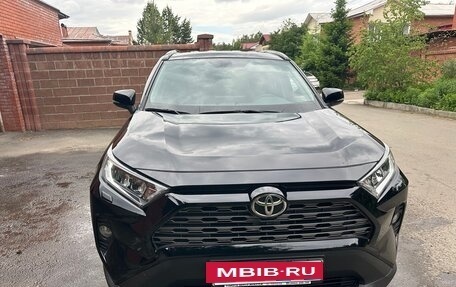 Toyota RAV4, 2020 год, 3 320 000 рублей, 2 фотография