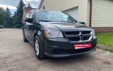 Dodge Caravan V, 2011 год, 1 299 000 рублей, 2 фотография