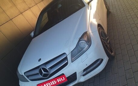Mercedes-Benz C-Класс, 2011 год, 1 250 000 рублей, 1 фотография