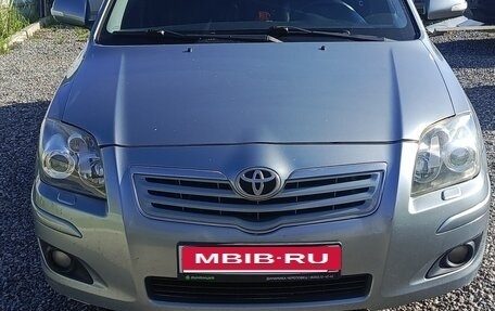 Toyota Avensis III рестайлинг, 2007 год, 550 000 рублей, 1 фотография