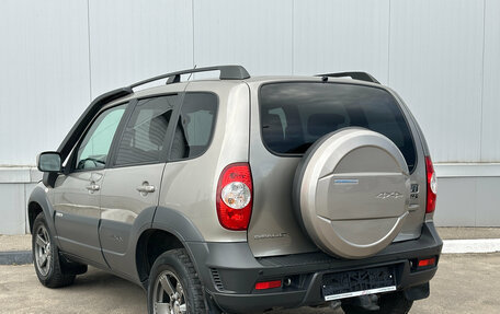 Chevrolet Niva I рестайлинг, 2017 год, 836 000 рублей, 5 фотография