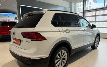 Volkswagen Tiguan II, 2021 год, 3 099 000 рублей, 6 фотография