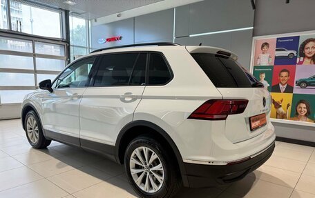 Volkswagen Tiguan II, 2021 год, 3 099 000 рублей, 4 фотография