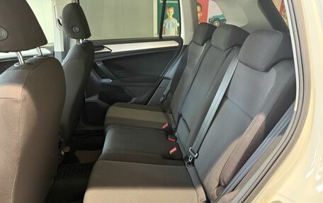Volkswagen Tiguan II, 2021 год, 3 099 000 рублей, 13 фотография