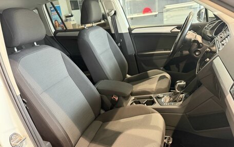 Volkswagen Tiguan II, 2021 год, 3 099 000 рублей, 17 фотография