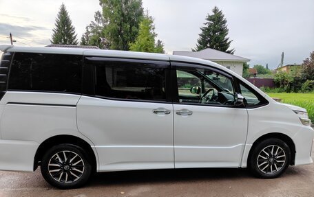 Toyota Voxy III, 2015 год, 1 800 000 рублей, 8 фотография