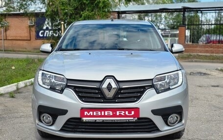 Renault Logan II, 2018 год, 850 000 рублей, 2 фотография