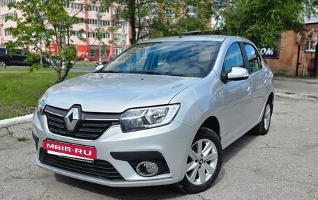 Renault Logan II, 2018 год, 850 000 рублей, 3 фотография