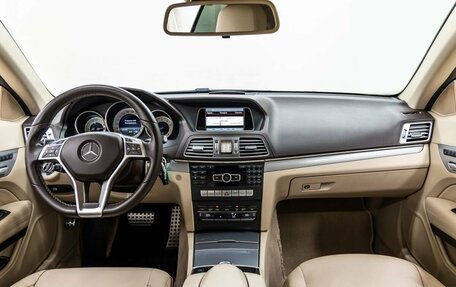 Mercedes-Benz E-Класс, 2015 год, 2 458 000 рублей, 14 фотография
