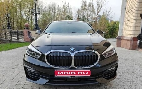 BMW 1 серия, 2021 год, 1 899 000 рублей, 6 фотография