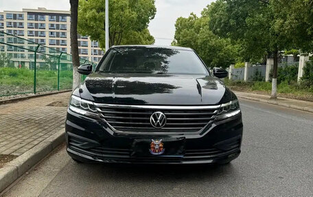 Volkswagen Lavida, 2022 год, 1 050 000 рублей, 2 фотография