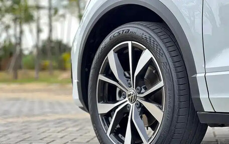 Volkswagen T-Roc I, 2022 год, 1 520 004 рублей, 6 фотография