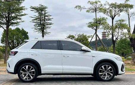 Volkswagen T-Roc I, 2022 год, 1 520 004 рублей, 11 фотография