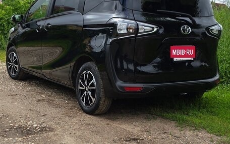 Toyota Sienta II, 2022 год, 1 500 000 рублей, 6 фотография