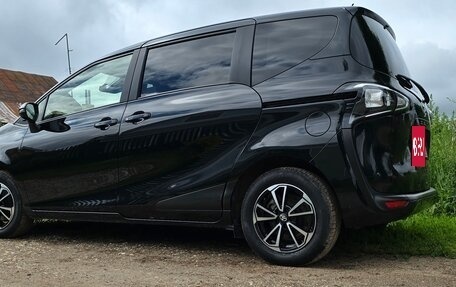 Toyota Sienta II, 2022 год, 1 500 000 рублей, 15 фотография