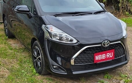 Toyota Sienta II, 2022 год, 1 500 000 рублей, 16 фотография