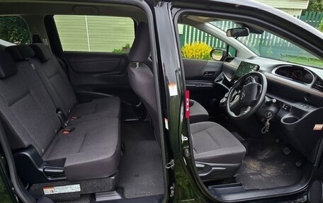Toyota Sienta II, 2022 год, 1 500 000 рублей, 37 фотография