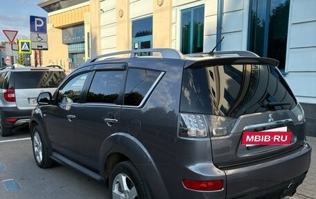Mitsubishi Outlander III рестайлинг 3, 2008 год, 920 000 рублей, 11 фотография